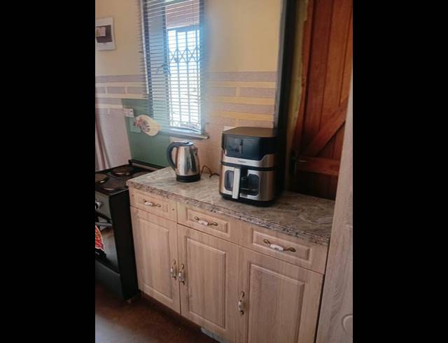 2 BEDROOM PROPERTY TO RENT IN LUFHERENG